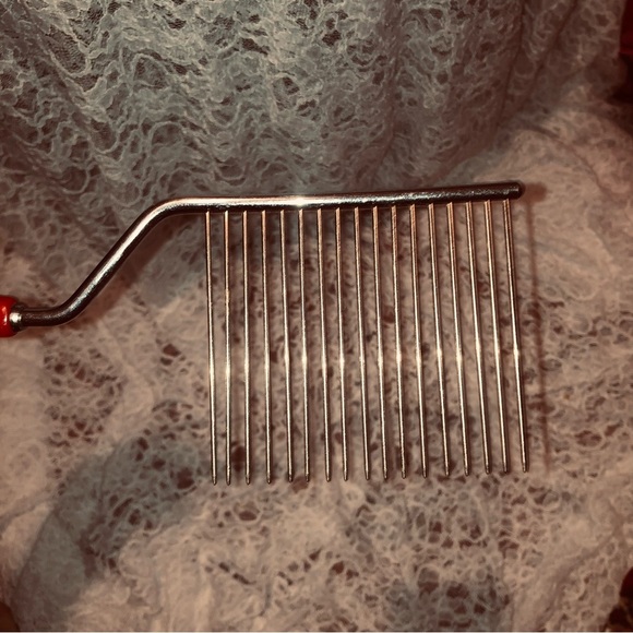 Vintage angel food cake cutter, red Bakelite handle, stainless cake cutter part. - Picture 3 of 5